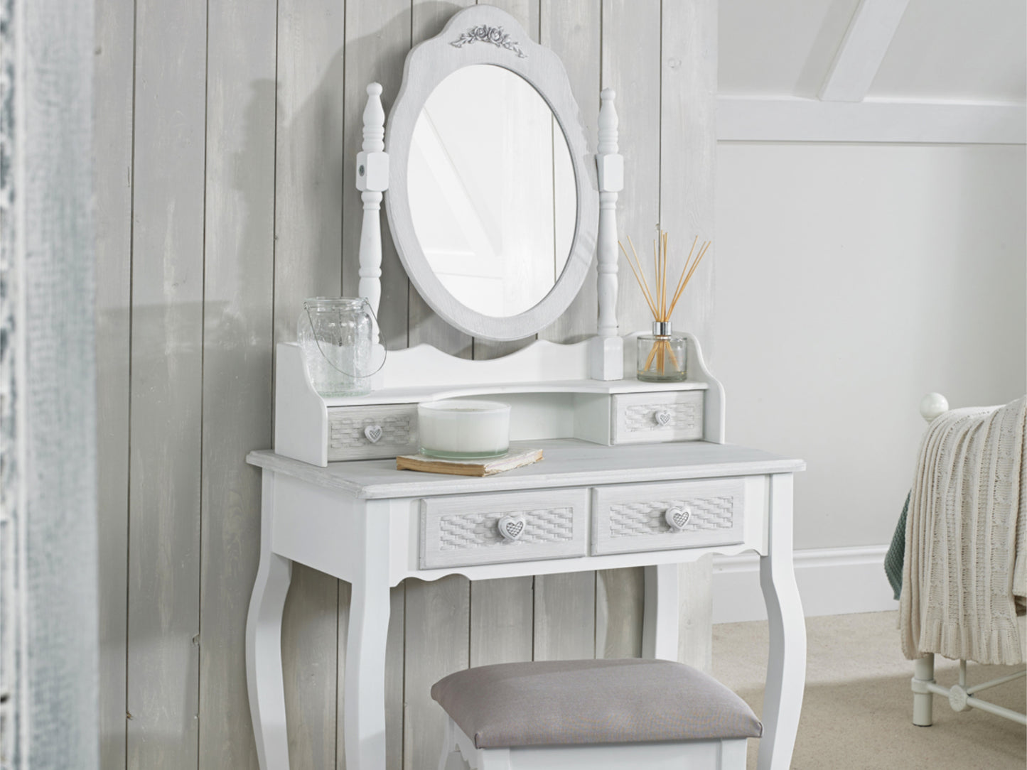 Brittany Shabby Chic Lattice Bedroom Furniture