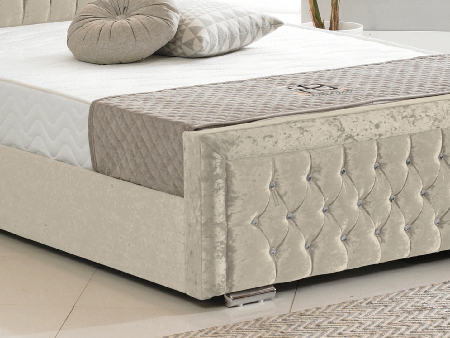 Sandringham Luxury Bed Frame in Crushed Velvet Cream