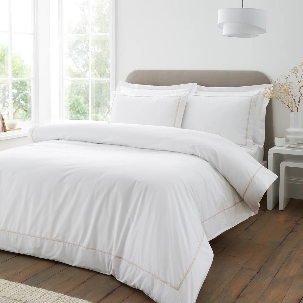 Bianca Contrast Trim Duvet Set | White & Natural