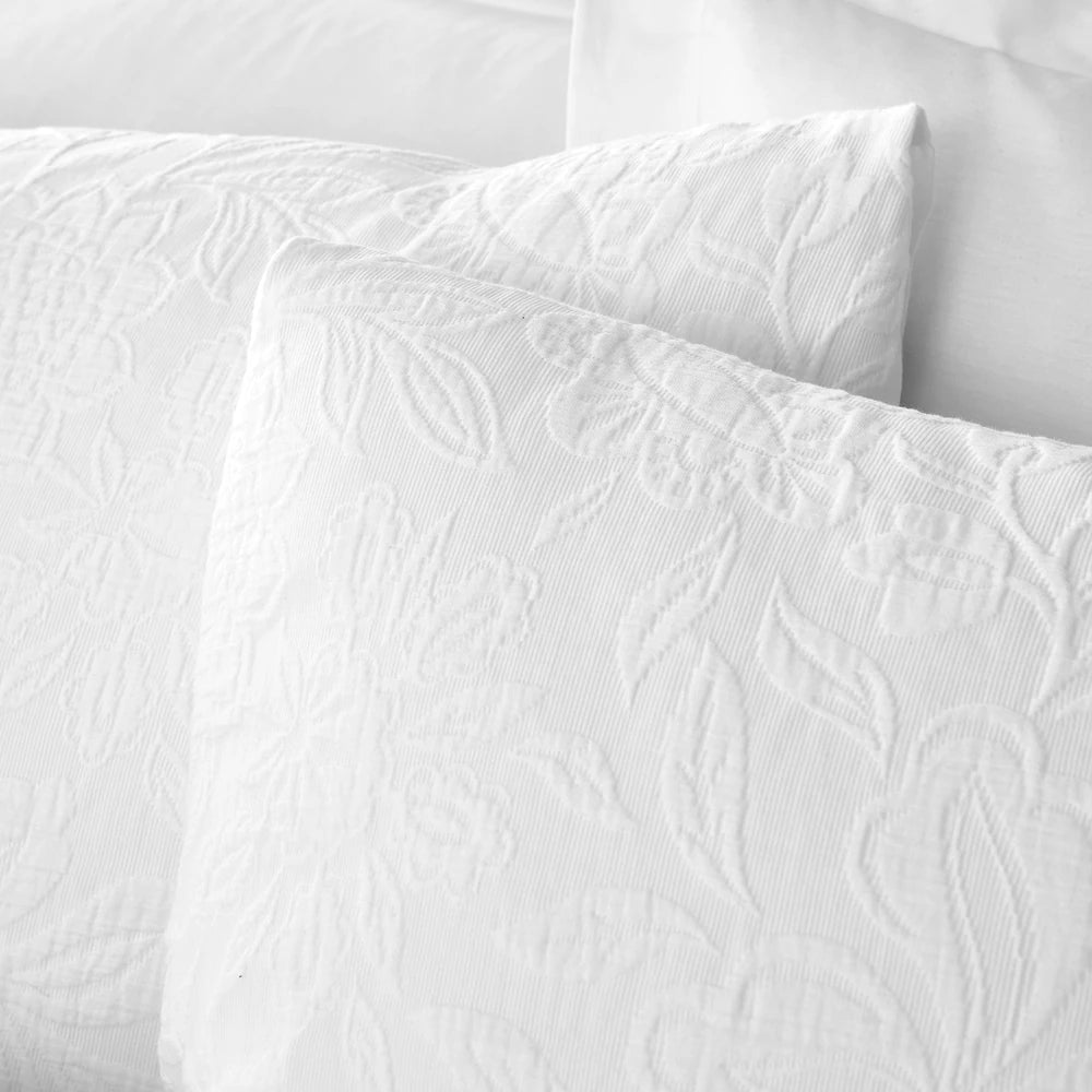 Bianca Fleur Matelassé Duvet Set | White