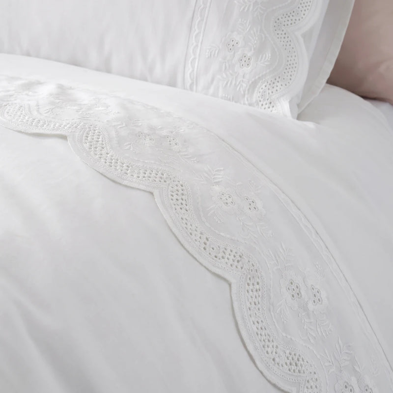 Scalloped Floral Lace