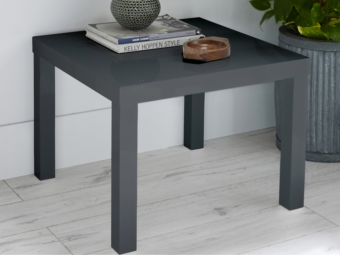 Puro Dining Table in Charcoal