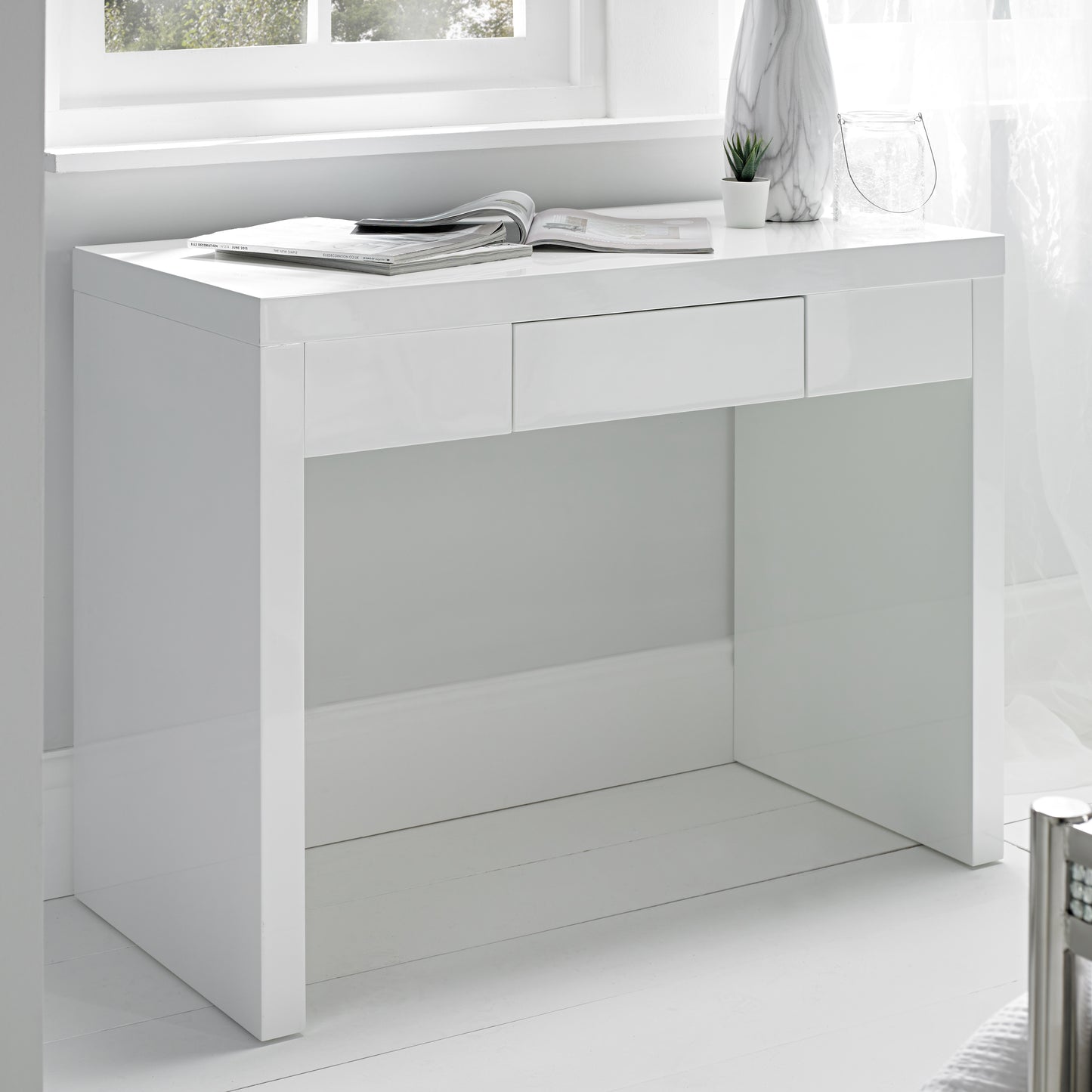 Puro Bedroom Furniture in White Gloss