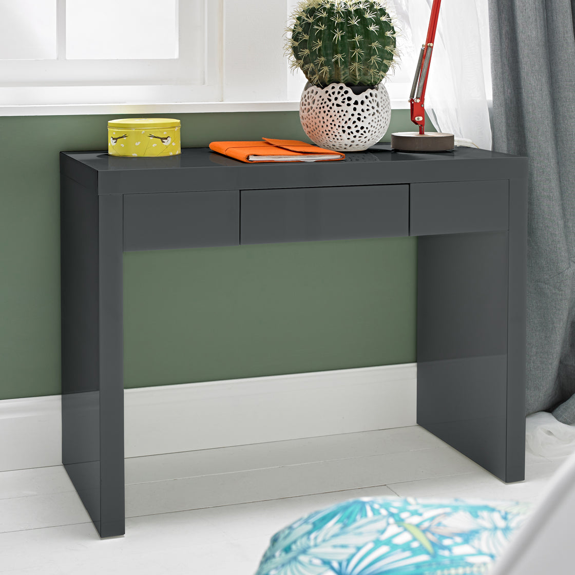 Puro Bedroom Furniture in Charcoal Gloss