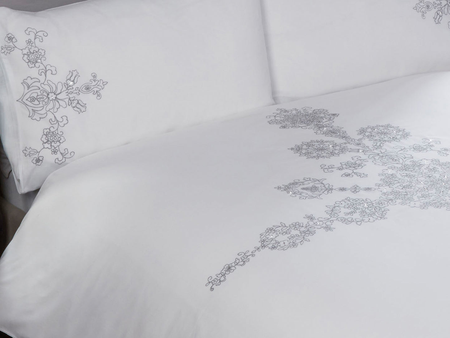 Amelie Luxury Bedding Set White