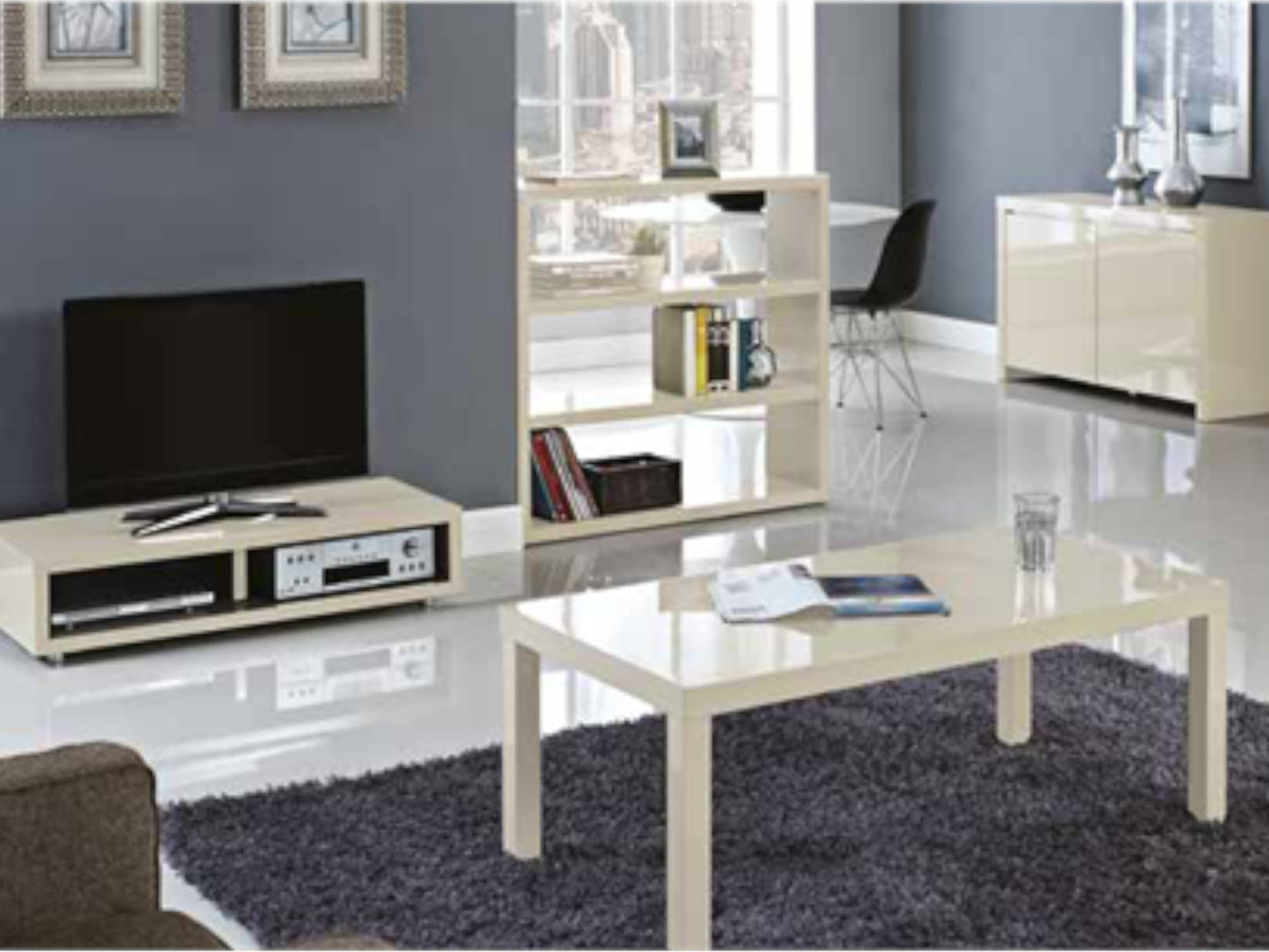 Puro TV Unit in Cream